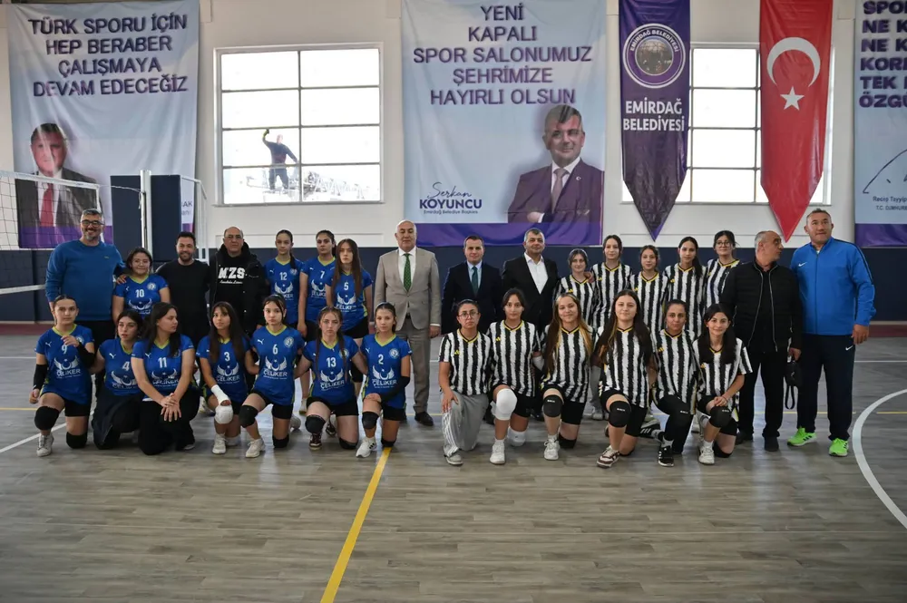 Cumhuriyet Bayramı Kutlamaları kapsamında Voleybol Müsabakası Düzenlendi