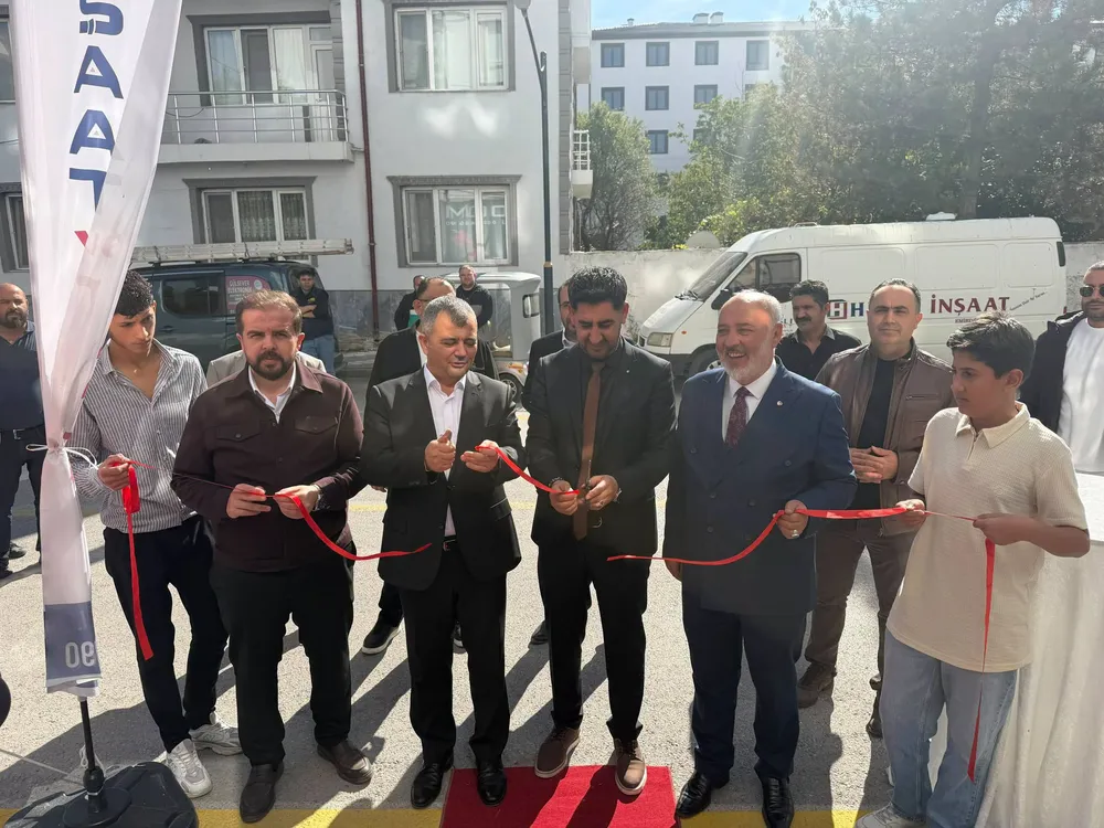 Belediye Başkanı Serkan Koyuncu Hırslı İnşaat ve Showroom Açılışına Katıldı
