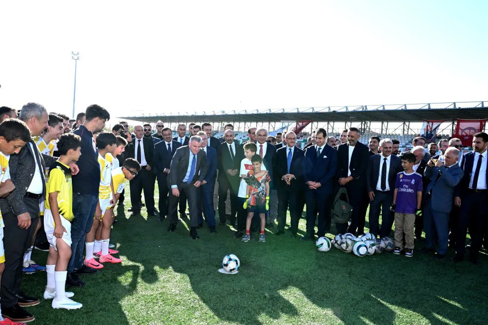 Bakan Osman Aşkın Bak Melekbaba Spor Tesisini İnceledi
