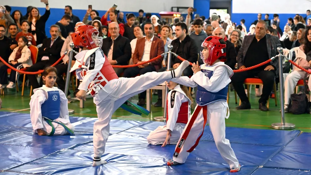 Şişli Belediyesi Kış Spor Okulları Törenle Kapılarını Açtı