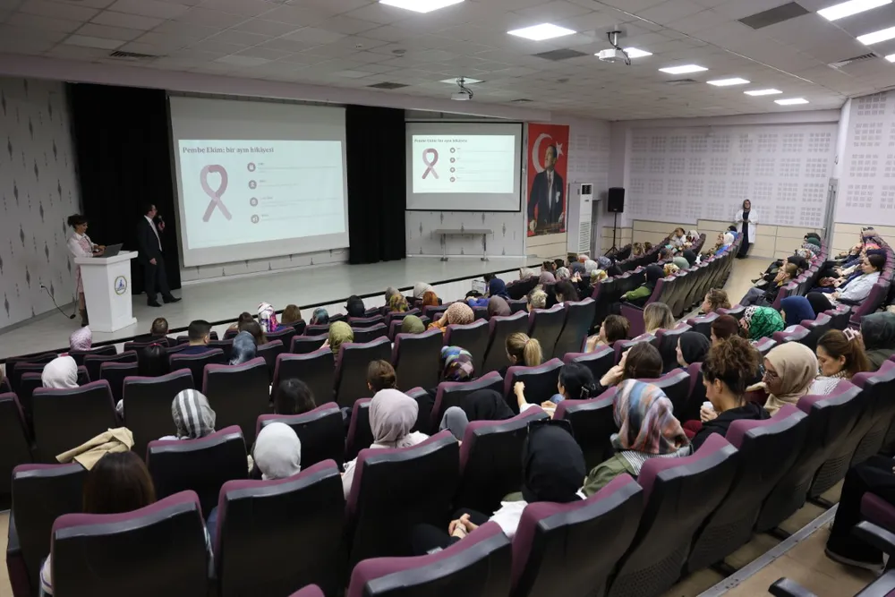 Kartepe'de Meme Kanseri Farkındalık Programı Düzenlendi