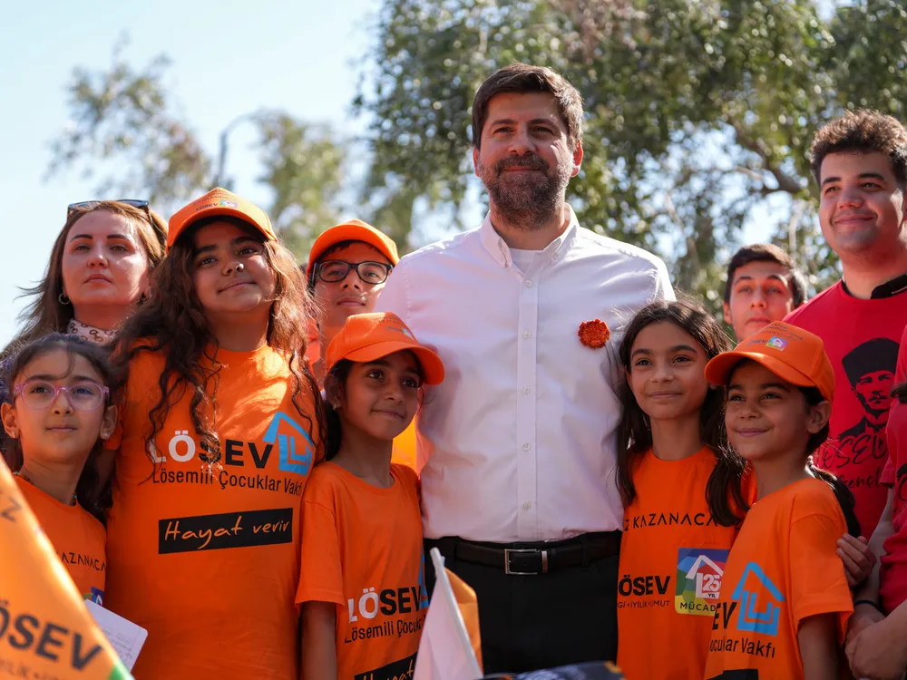 Tarsus'ta Zeytin Hasadı Lösemili Çocuklar İçin Dayanışmaya Dönüştü