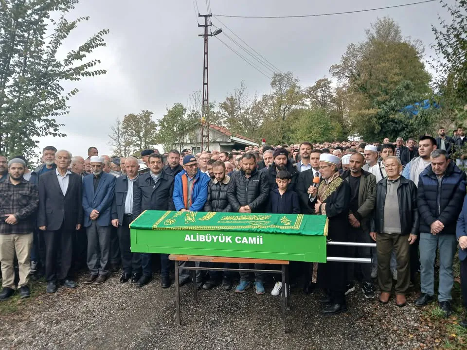 Devrek Belediye Başkanı Özcan Ulupınar, Madenci Recep Çolakoğlu İçin Taziye Törenine Katıldı