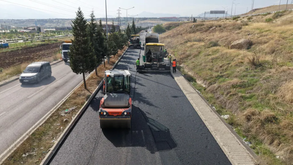 Kahramanmaraş Büyükşehir Belediyesi'nden Ulaşım Altyapısında Asfalt Çalışması