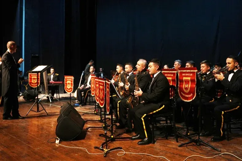 Kara Kuvvetleri Bando Komutanlığı'ndan Mardin'de müzik şöleni