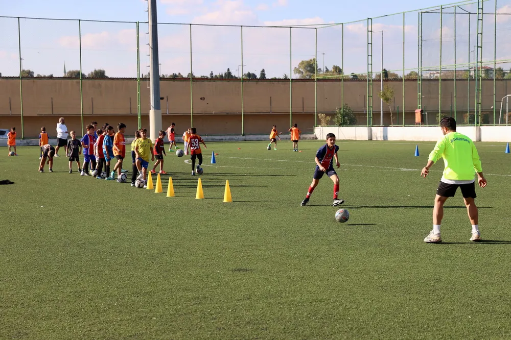 Buca Belediyesi Futbol Okullarıyla Geleceğin Yıldızlarını Yetiştiriyor