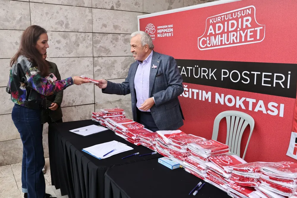 Bursa'da Atatürk posterleri Nilüfer’in her yerinde