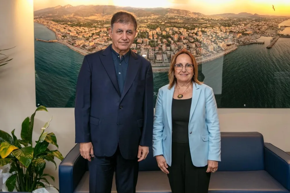 Başkan Tugay Güzelbahçe'de esnaf ve vatandaşlarla buluştu