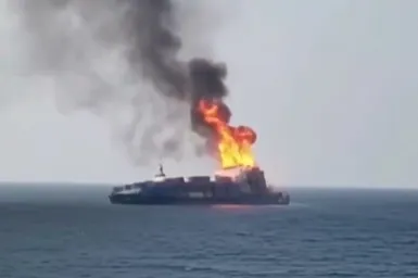 Karadeniz’de su ısındı! Konteyner gemisi vuruldu