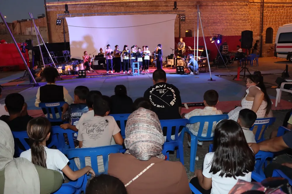 Midyat’ta çocuklar sanatla buluştu