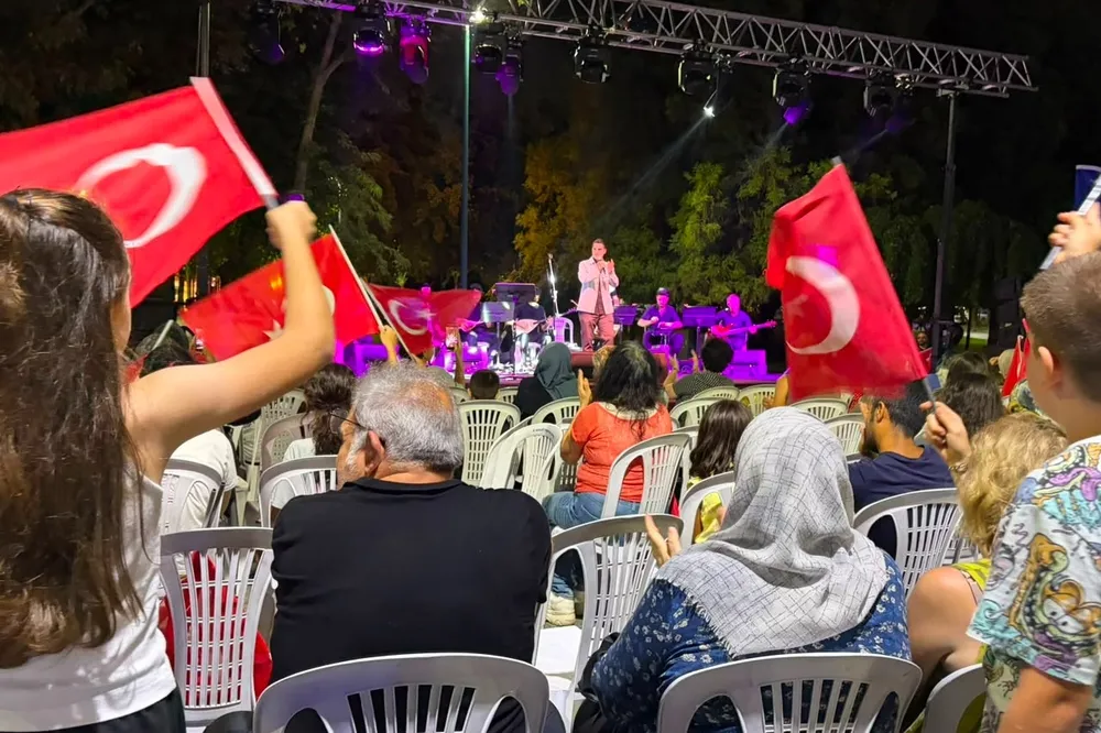 Bursa Kültürpark’ta zafer türküleri yankılandı