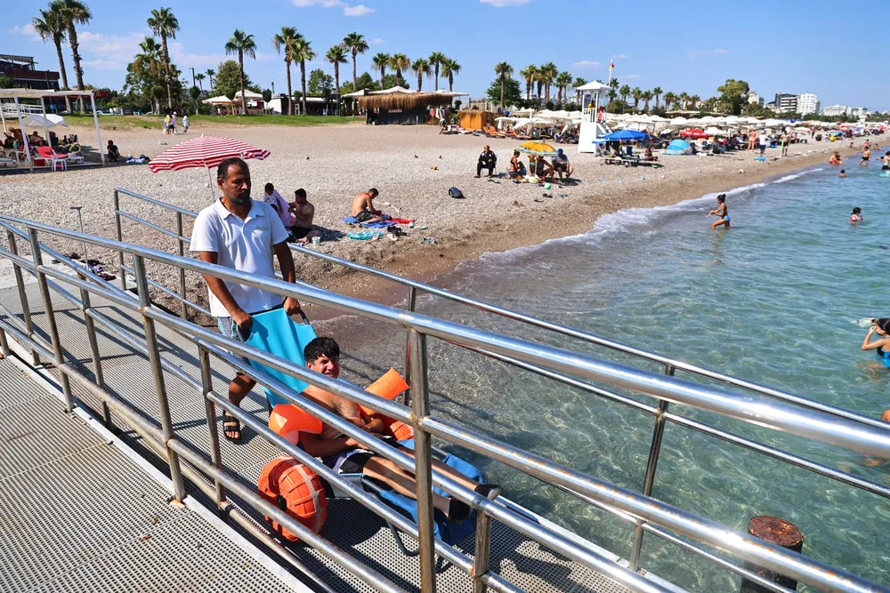 Antalya’da engelsiz plajlara yoğun ilgi
