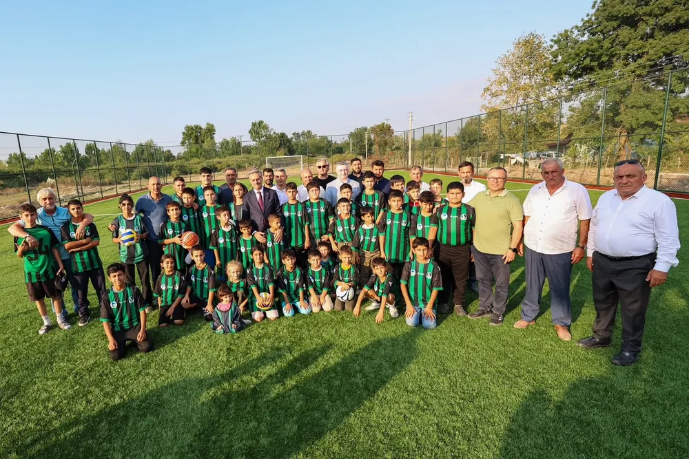 Sakarya'da çocukların yüzü güldü