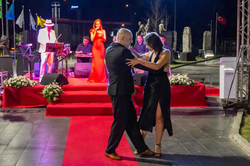 Bornova’da muhteşem 'Zafer' resepsiyonu