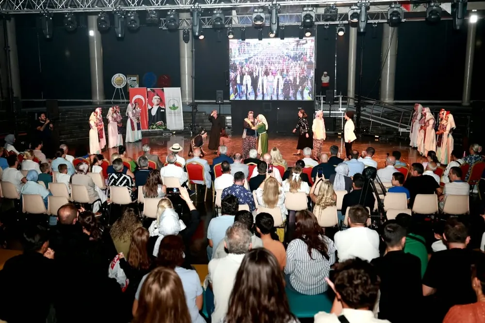 Büyük Zafer Bursa Osmangazi’de muhteşem gösteriyle anlatıldı