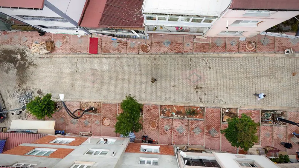 Mevlana Caddesi'nde Üstyapı Çalışmaları Hız Kazandı