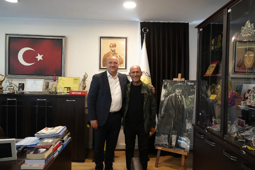 Emekli Personel Sait Altıparmak'tan Belediye Başkanı Avni Kurt'a Veda Ziyareti
