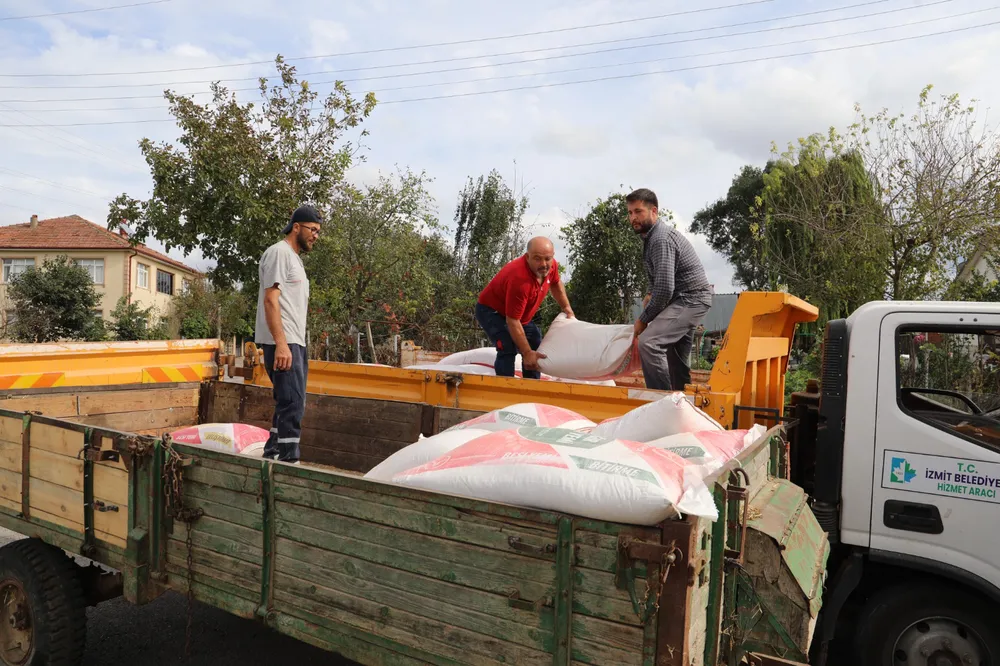 İzmit Belediyesi Yangında Zarar Gören Üreticilere Destek Sağlıyor