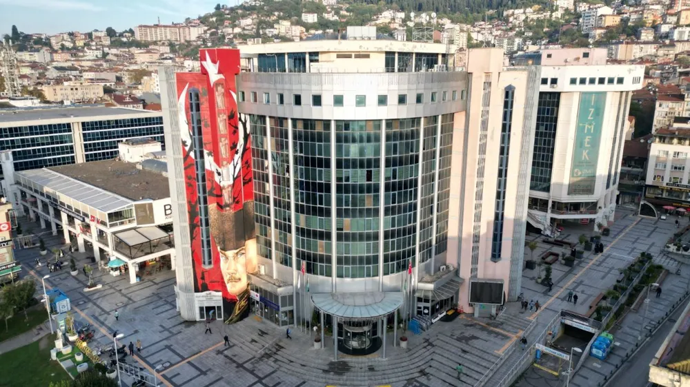 İzmit Belediyesi'nden Esnafa Okul Alışverişi Döneminde Destek