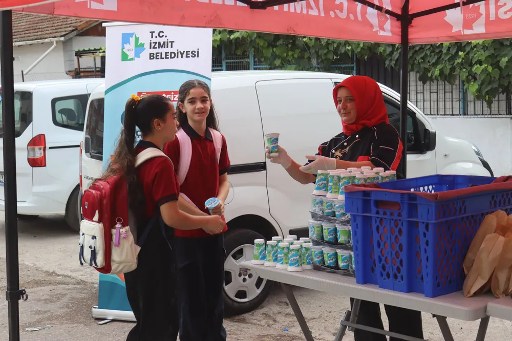 İzmit Belediyesi'nden Öğrencilere Sağlıklı Beslenme Desteği