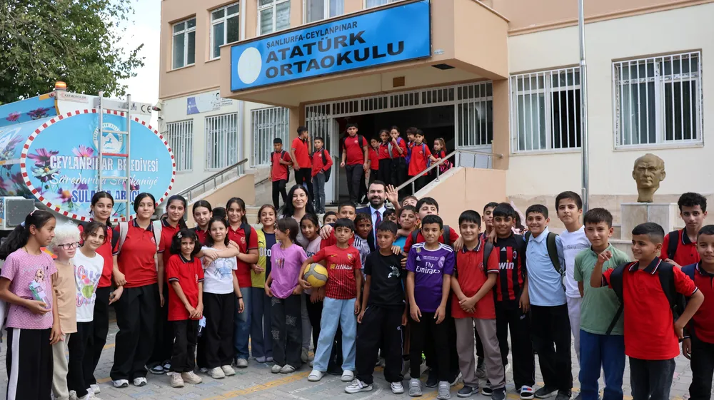 Ceylanpınar Belediyesi'nden Öğrencilere Okul Kıyafeti Desteği