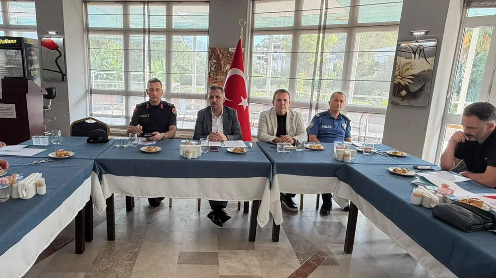 Kemer'de Afet ve Acil Durum Koordinasyon Toplantısı Gerçekleştirildi