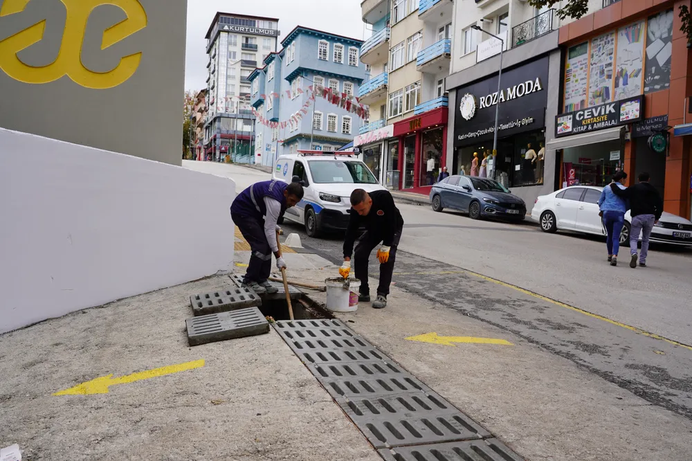 Bilecik Belediyesi'nden Yağış Öncesi Mazgal Temizliği