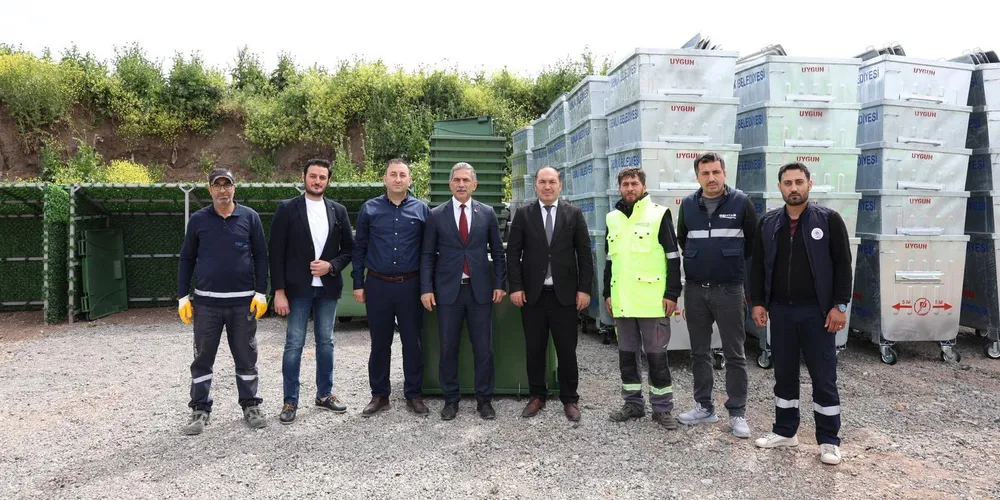 Gemlik Belediyesi Çöp Konteynerlerini Yeniliyor