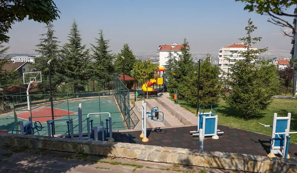 Çankaya Belediyesi Parkları Yenileyerek Sosyal Alanları Dönüştürüyor