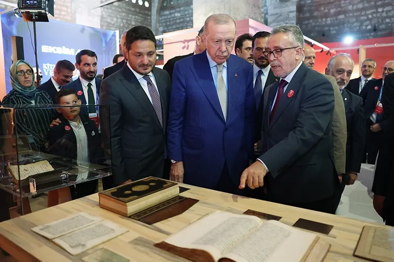 Cumhurbaşkanı Erdoğan’dan 'kitap' vurgusu... “Bizi köklerimize bağlayan en güçlü damar”