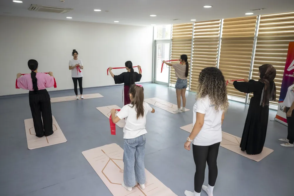 Mersin’de genç kızlara ‘Duruşunla Güçlen’ desteği
